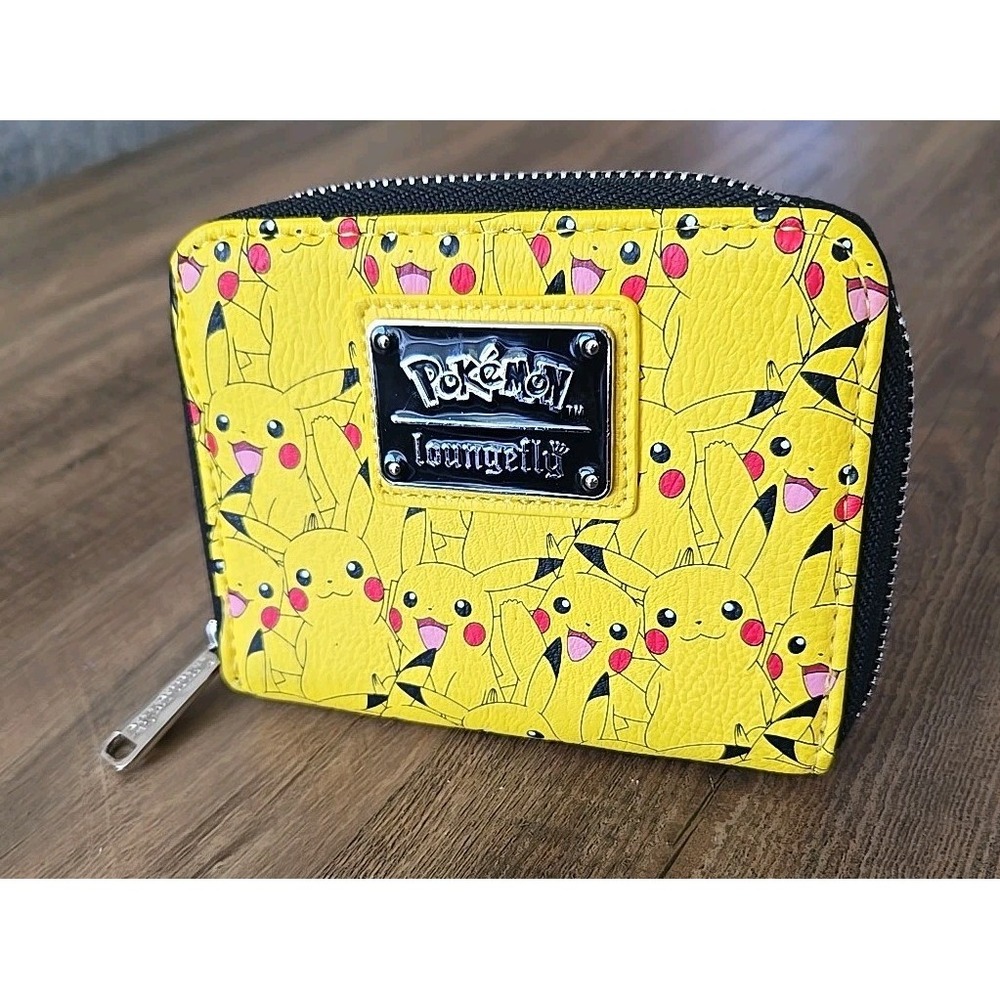 Loungefly Pokémon Pikachu Yellow Decorative Zip-Around Wallet PMWA0070 EUC